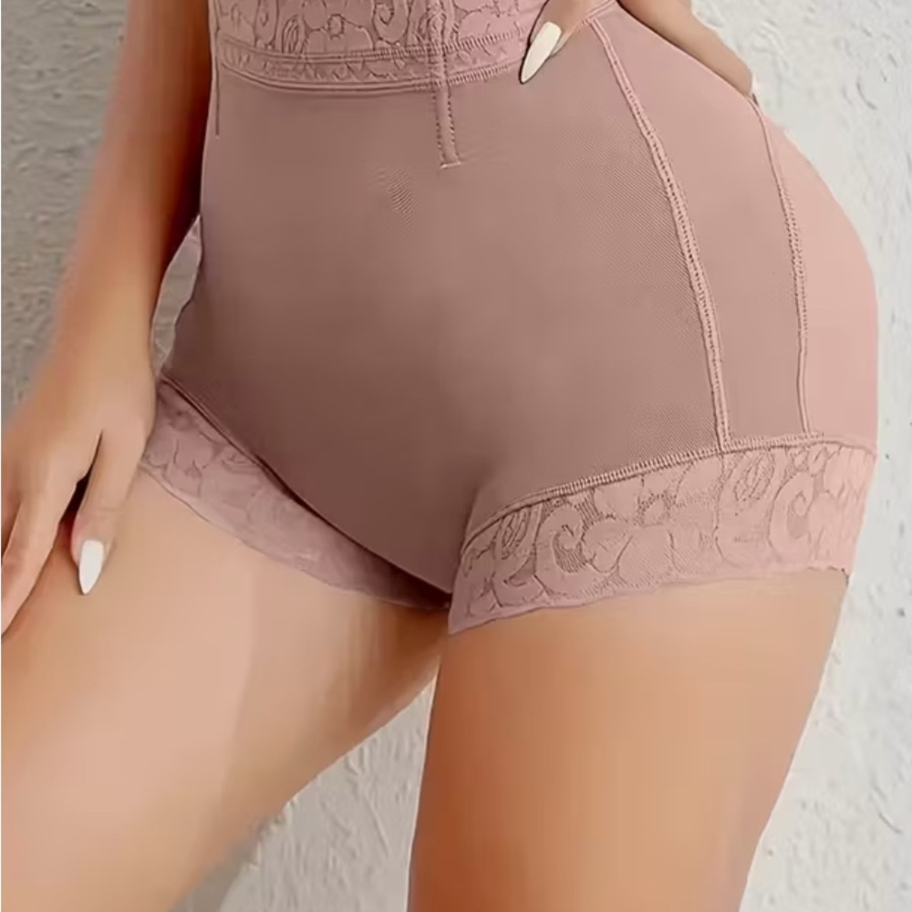 Black and Beige High-Waisted Shapewear Shorts - Picture 3 of 8